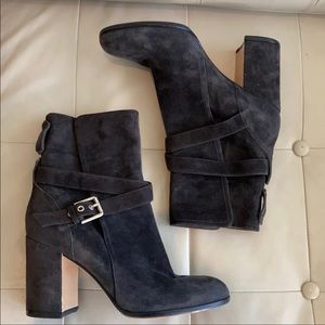Gianvito Rossi dark grey suede booties
